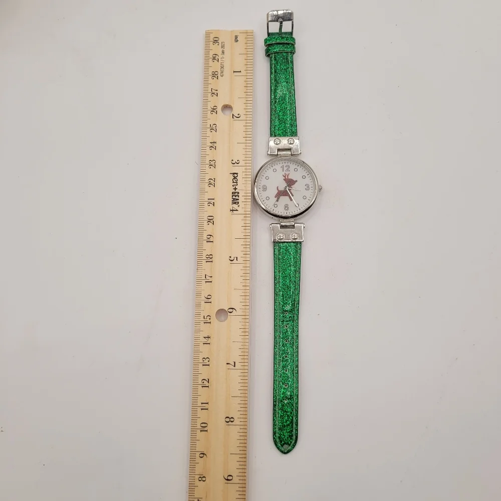 Women's ReinDeer Classic‎ Christmas Holiday Theme Green Strap Watch New Battery